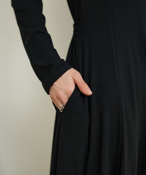 LAULEN（ローレン）の「back open gather long dress /バックオープンギャザーロングドレス（ワンピース・レディース・チャコールグレー/ブラック・FREE）」の15枚目の写真