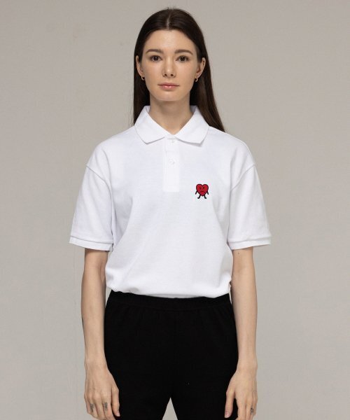GRAVER（グレーバー）の「[UNISEX]図面ハート刺繍ピケ半袖Tシャツ_ホワイト（ポロシャツ・レディース・ホワイト・LARGE/SMALL/MEDIUM）」の2枚目の写真
