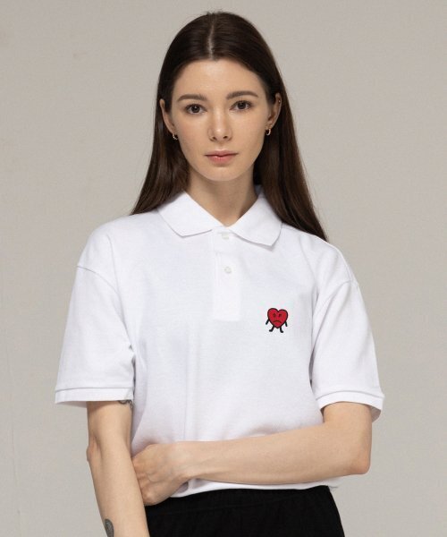 GRAVER（グレーバー）の「[UNISEX]図面ハート刺繍ピケ半袖Tシャツ_ホワイト（ポロシャツ・レディース・ホワイト・LARGE/SMALL/MEDIUM）」の3枚目の写真