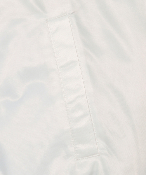 WKNDRS(ウィーキャンドース)の「CLASSIC BASEBALL JK (WHITE)(スタジャン・レディース・その他・X-LARGE/MEDIUM/LARGE)」の5枚目の写真