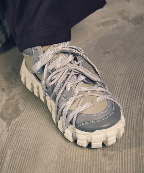 MAISON SPECIAL（メゾンスペシャル）の「《UNISEX》【SPECIAL SHOES FACTORY COLLABORATION】Rattling Sole Mid-cut Sneakers/ラトリングソールミドルカットスニーカー【MAISON SPECIAL/メゾンスペシャル】（スニーカー・メンズ・ブラック/その他1・26.5/27.5/28.5/25.5）」の3枚目の写真