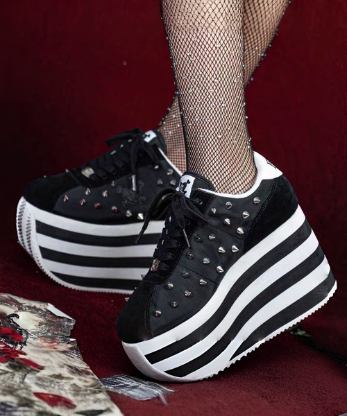 スタッズ ストライプ厚底スニーカー Charla Tedrick│Jeffrey Campbell