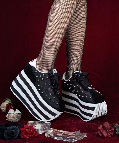 スタッズ ストライプ厚底スニーカー Charla Tedrick│Jeffrey Campbell