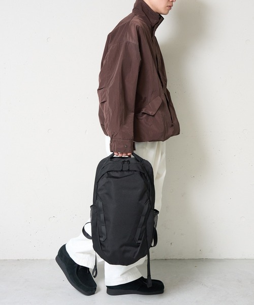 MAGASIN DE MODE TOOLS(マガジンデモードトゥールズ)の「【MAGASIN DE MODE TOOLS】アーバンバックパック TT-01 15インチPC・A4収納/約24L/撥水/軽量/ビジネスリュック・通勤・通学/アウトドア/タウンユース/デイパック VAULT ING MKS(バックパック/リュック・メンズ・ブラック・FREE)」の14枚目の写真
