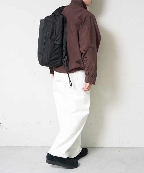 MAGASIN DE MODE TOOLS(マガジンデモードトゥールズ)の「【MAGASIN DE MODE TOOLS】アーバンバックパック TT-01 15インチPC・A4収納/約24L/撥水/軽量/ビジネスリュック・通勤・通学/アウトドア/タウンユース/デイパック VAULT ING MKS(バックパック/リュック・メンズ・ブラック・FREE)」の12枚目の写真