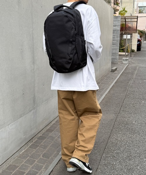 MAGASIN DE MODE TOOLS(マガジンデモードトゥールズ)の「【MAGASIN DE MODE TOOLS】アーバンバックパック TT-01 15インチPC・A4収納/約24L/撥水/軽量/ビジネスリュック・通勤・通学/アウトドア/タウンユース/デイパック VAULT ING MKS(バックパック/リュック・メンズ・ブラック・FREE)」の6枚目の写真
