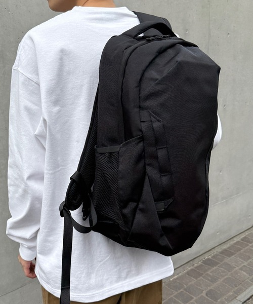 MAGASIN DE MODE TOOLS(マガジンデモードトゥールズ)の「【MAGASIN DE MODE TOOLS】アーバンバックパック TT-01 15インチPC・A4収納/約24L/撥水/軽量/ビジネスリュック・通勤・通学/アウトドア/タウンユース/デイパック VAULT ING MKS(バックパック/リュック・メンズ・ブラック・FREE)」の5枚目の写真