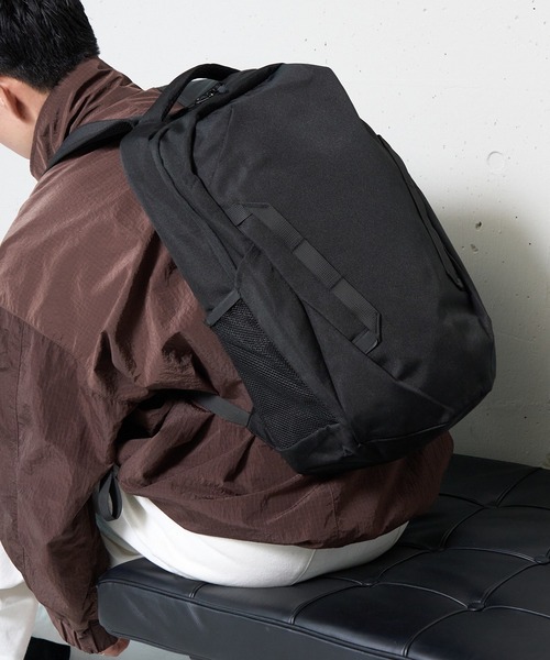 MAGASIN DE MODE TOOLS(マガジンデモードトゥールズ)の「【MAGASIN DE MODE TOOLS】アーバンバックパック TT-01 15インチPC・A4収納/約24L/撥水/軽量/ビジネスリュック・通勤・通学/アウトドア/タウンユース/デイパック VAULT ING MKS(バックパック/リュック・メンズ・ブラック・FREE)」の9枚目の写真