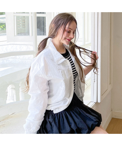 SLOWLOLLI(スローローリ)の「Wind breaker jumper(ナイロンジャケット・レディース・ホワイト/ブラック・FREE)」の1枚目の写真