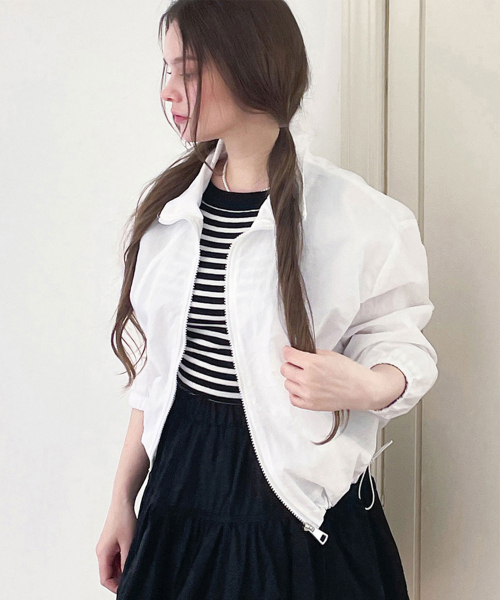 SLOWLOLLI(スローローリ)の「Wind breaker jumper(ナイロンジャケット・レディース・ホワイト/ブラック・FREE)」の4枚目の写真
