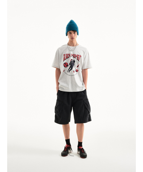BLACK MOMENT（ブラックモーメント）の「グラフィック宇宙人半袖Tシャツ[メランジライトグレー]（Tシャツ/カットソー・メンズ・ライトグレー・SMALL/MEDIUM/LARGE）」の3枚目の写真