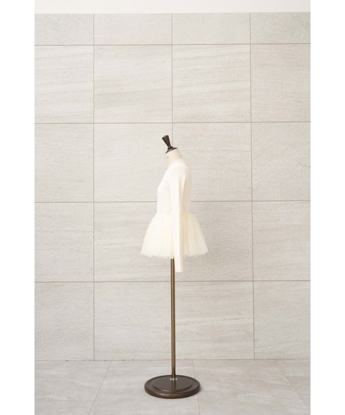 MISTREASS(ミストレアス)の「Square Neck Volume Peplum Knit Top(ニット/セーター・レディース・グレー/ホワイト・FREE)」の11枚目の写真