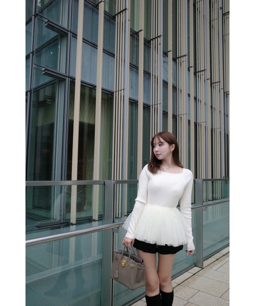 MISTREASS(ミストレアス)の「Square Neck Volume Peplum Knit Top(ニット/セーター・レディース・グレー/ホワイト・FREE)」の4枚目の写真