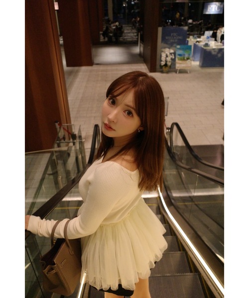 MISTREASS(ミストレアス)の「Square Neck Volume Peplum Knit Top(ニット/セーター・レディース・グレー/ホワイト・FREE)」の6枚目の写真