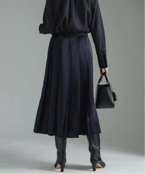 VERMEIL par iena（ヴェルメイユパーイエナ）の「《追加》サテンプリーツスカート（スカート・レディース・ネイビー・38/36）」の16枚目の写真