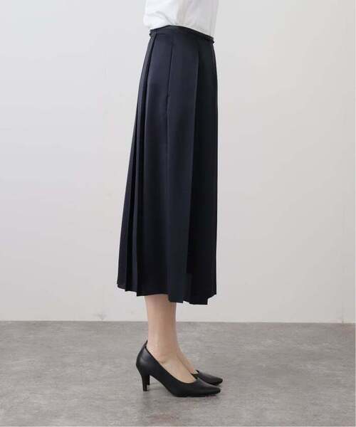 VERMEIL par iena（ヴェルメイユパーイエナ）の「《追加》サテンプリーツスカート（スカート・レディース・ネイビー・38/36）」の9枚目の写真