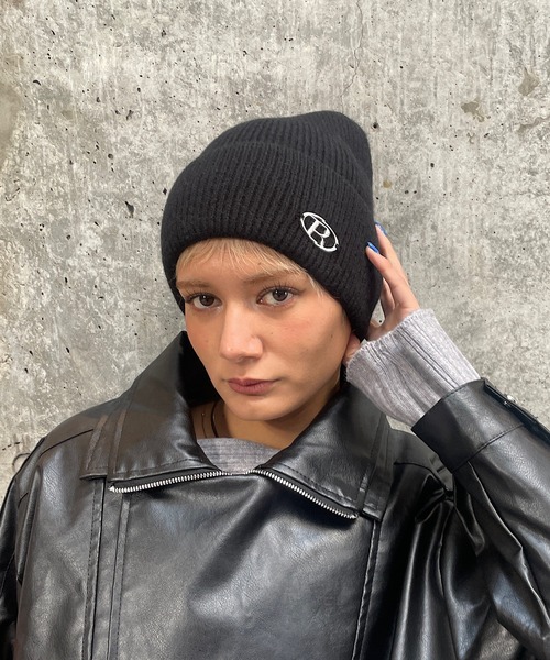 ROGER AND RAW(ロジャーアンドロウ)の「プレート付きニット帽 /ビーニー(ニットキャップ/ビーニー・レディース・グレー/ブラック/アイボリー・FREE)」の7枚目の写真