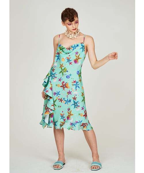 GREEDILOUS(グリディアス)の「オーシャンパールプリントラッフルワンピース(ワンピース・レディース・その他・SMALL/MEDIUM/LARGE/X-SMALL)」の1枚目の写真