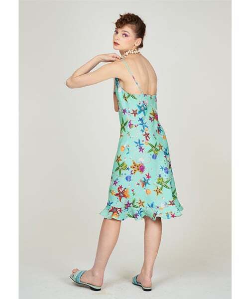 GREEDILOUS(グリディアス)の「オーシャンパールプリントラッフルワンピース(ワンピース・レディース・その他・SMALL/MEDIUM/LARGE/X-SMALL)」の3枚目の写真
