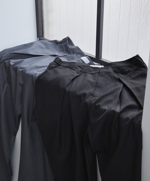 LUENNA(ルエナ)の「【LUENNA】Cross-Tuck Slacks / クロスタックスラックス(スラックス・メンズ・グレー系/ブラック系・L/M/S)」の19枚目の写真