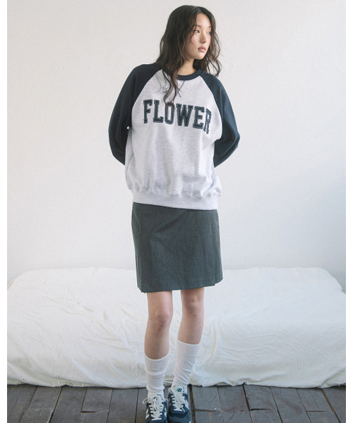 HAVISM（ヘビズム）の「FLOWER APLIQUE RAGLAN SWEATSHIRT(NAVY)（スウェット・レディース・その他・ONE SIZE）」の3枚目の写真