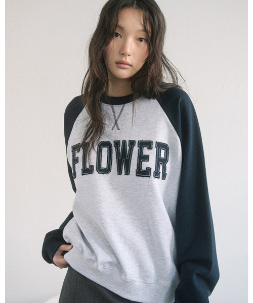 HAVISM（ヘビズム）の「FLOWER APLIQUE RAGLAN SWEATSHIRT(NAVY)（スウェット・レディース・その他・ONE SIZE）」の4枚目の写真