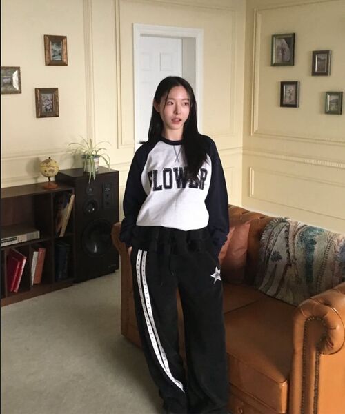 HAVISM（ヘビズム）の「FLOWER APLIQUE RAGLAN SWEATSHIRT(NAVY)（スウェット・レディース・その他・ONE SIZE）」の10枚目の写真