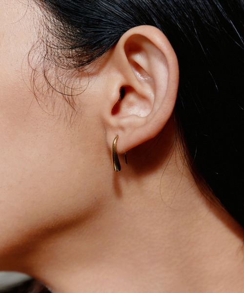 novice（ノーヴィス）の「【novice】Teardrop Pierce［Stainless］（ピアス（両耳用）・レディース・シルバー/ゴールド・FREE）」の2枚目の写真