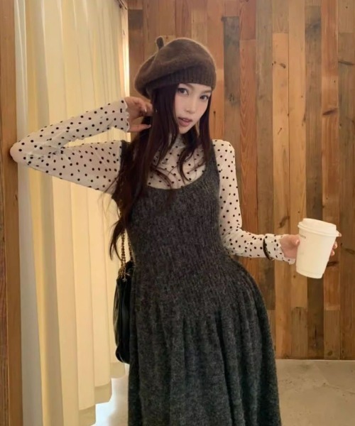 LADY LIKE(レディライク)の「プチハイネックドット柄シアートップス(Tシャツ/カットソー・レディース・ブラック/ホワイト/モカ・M)」の6枚目の写真