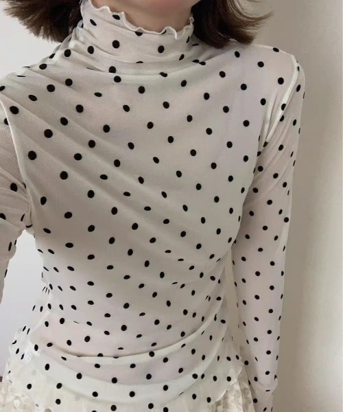 LADY LIKE(レディライク)の「プチハイネックドット柄シアートップス(Tシャツ/カットソー・レディース・ブラック/ホワイト/モカ・M)」の10枚目の写真
