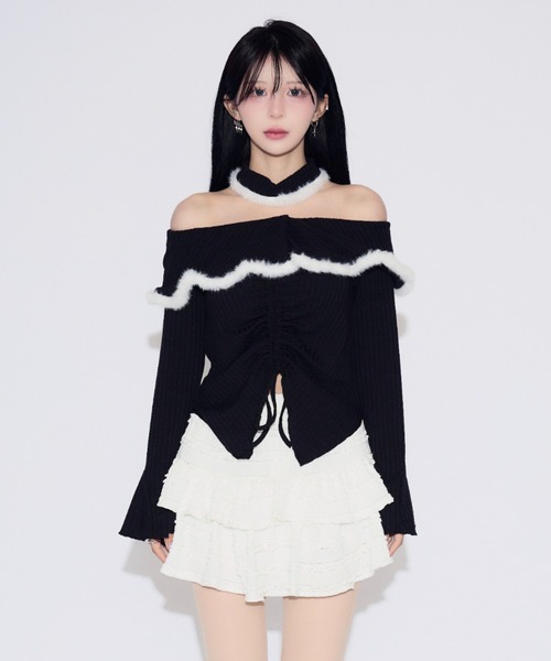 tinkerend（ティンカーエンド）の「Drawstring Flare Pleated Off-Shoulder / ドローストリングフレアプリーツオフショルダー（シャツ/ブラウス・レディース・ブラック/ホワイト・FREE）」の7枚目の写真
