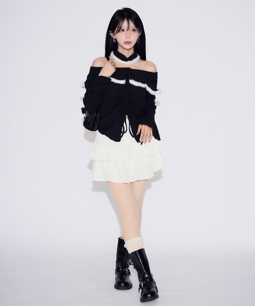 tinkerend（ティンカーエンド）の「Drawstring Flare Pleated Off-Shoulder / ドローストリングフレアプリーツオフショルダー（シャツ/ブラウス・レディース・ブラック/ホワイト・FREE）」の10枚目の写真