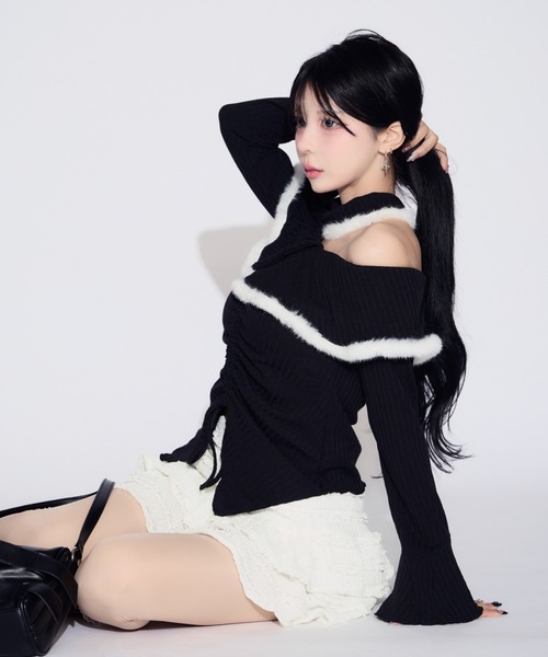 tinkerend（ティンカーエンド）の「Drawstring Flare Pleated Off-Shoulder / ドローストリングフレアプリーツオフショルダー（シャツ/ブラウス・レディース・ブラック/ホワイト・FREE）」の13枚目の写真
