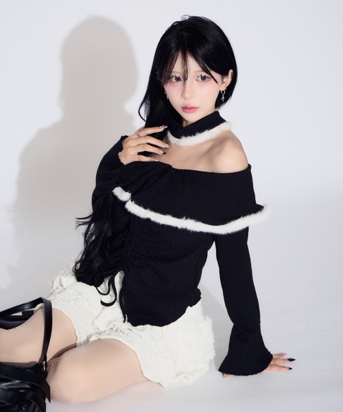 tinkerend（ティンカーエンド）の「Drawstring Flare Pleated Off-Shoulder / ドローストリングフレアプリーツオフショルダー（シャツ/ブラウス・レディース・ブラック/ホワイト・FREE）」の14枚目の写真