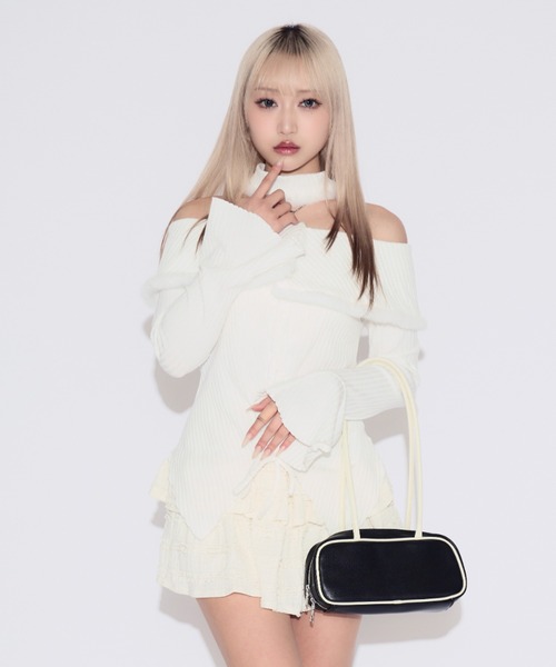 tinkerend（ティンカーエンド）の「Drawstring Flare Pleated Off-Shoulder / ドローストリングフレアプリーツオフショルダー（シャツ/ブラウス・レディース・ブラック/ホワイト・FREE）」の17枚目の写真