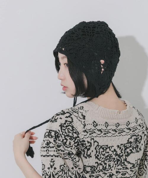 SMELLY(スメリー)の「フラワーデザインボンネット(ニットキャップ/ビーニー・レディース・アイボリー/ブラック・-)」の4枚目の写真