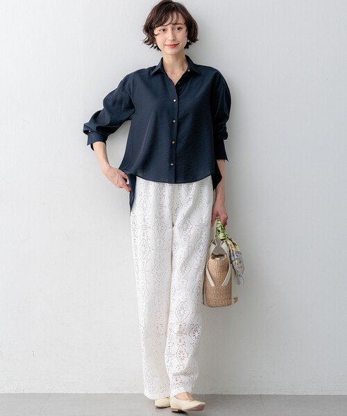 23区 S(ニジュウサンクチイサイサイズ)の「シアータンブラー シャツ(シャツ/ブラウス・レディース・ベージュ系/ダークブラウン系/サックスブルー系/ピンク系/ネイビー系・32)」の15枚目の写真