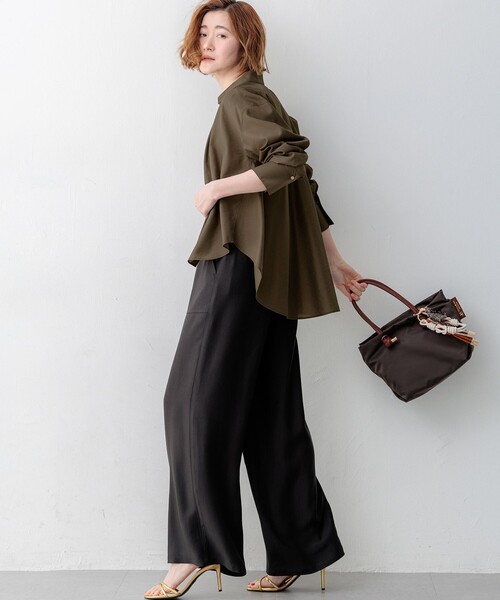 23区 S(ニジュウサンクチイサイサイズ)の「シアータンブラー シャツ(シャツ/ブラウス・レディース・ベージュ系/ダークブラウン系/サックスブルー系/ピンク系/ネイビー系・32)」の21枚目の写真