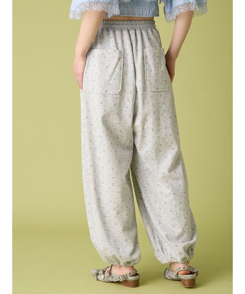 FURFUR（ファーファー）の「【限定カラー】ミニフラワープリントスウェットパンツ（その他パンツ・レディース・ライトグレー/ホワイト/ブラック・0/1）」の13枚目の写真