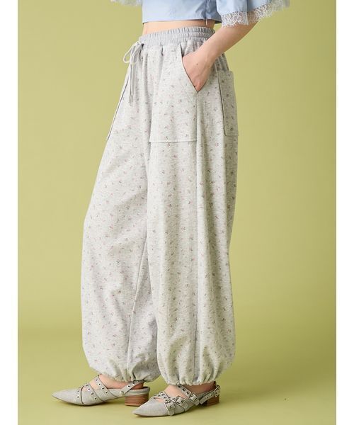 FURFUR（ファーファー）の「【限定カラー】ミニフラワープリントスウェットパンツ（その他パンツ・レディース・ライトグレー/ホワイト/ブラック・0/1）」の14枚目の写真