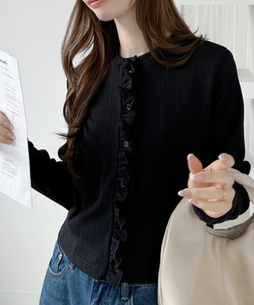 Ada.(エイダ)の「フロント フリル コンパクト ニット カーディガン(カーディガン/ボレロ・レディース・グレー/イエロー/ブラック・FREE)」の10枚目の写真