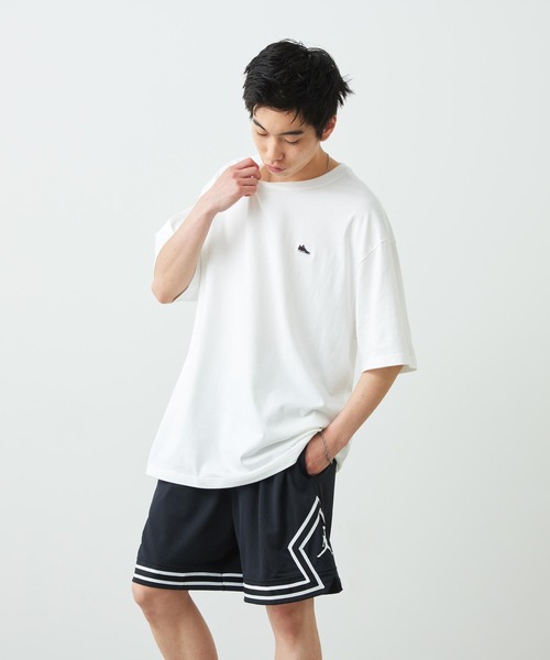 Jordan Men’s Sneaker Patch T-Shirt IF3107-100 White — мужская футболка Jordan с нашивкой кроссовка, белая
