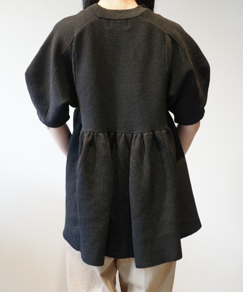 新品未使用タグ付きCLANE PEPLUM HAND KNIT TOPS グレー クラネ CLANE PEPLUM HAND KNIT TOPS （GRAY） -ファッション通販