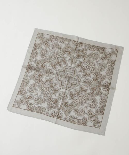 NANO universe（ナノユニバース）の「BRIGHT STAR/SILK BANDANA MOTIF SCARF GRAY（バンダナ/スカーフ・レディース・グレー・FREE）」の2枚目の写真