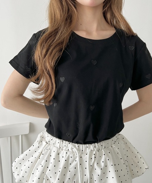 Loueme(ルエム)の「ハート刺繍コンパクトTee(Tシャツ/カットソー・レディース・イエロー/ホワイト/ピンク/ブラック/ライトブルー・FREE)」の10枚目の写真