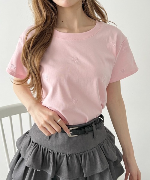 Loueme(ルエム)の「ハート刺繍コンパクトTee(Tシャツ/カットソー・レディース・イエロー/ホワイト/ピンク/ブラック/ライトブルー・FREE)」の18枚目の写真