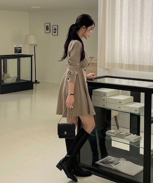 FAVORITO(ファヴォリート)の「襟付きダブルブレストワンピース(ワンピース・レディース・ブラック/モカ・F)」の22枚目の写真