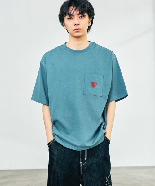 LAKOLE(ラコレ)の「ハートワンポイントポケTEE / 652946(Tシャツ/カットソー・メンズ・ブラック/ホワイト/アクア/ブラウン・LARGE/MEDIUM)」の4枚目の写真