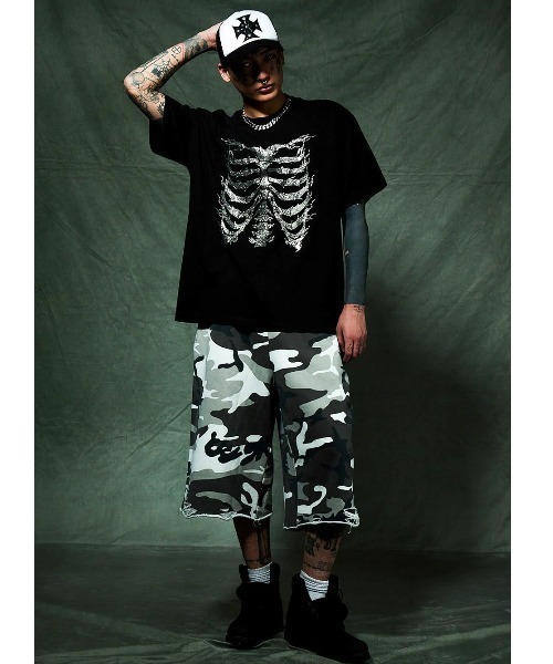 SUPPLIER(サプライヤー)の「A'GEM/9 × .kom 『SUPPLIER/サプライヤー』Rhinestone Fire Bones Tee/ラインストーン ファイヤーボーン Tシャツ(Tシャツ/カットソー・メンズ・カモフラージュ/ブラック・M/L)」の6枚目の写真