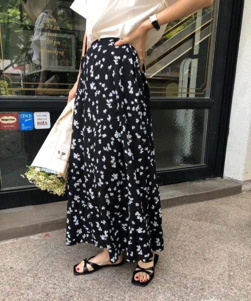 Emilie(エミリー)の「フレアシルエットスカート(スカート・レディース・ブラック/ホワイト・FREE)」の21枚目の写真